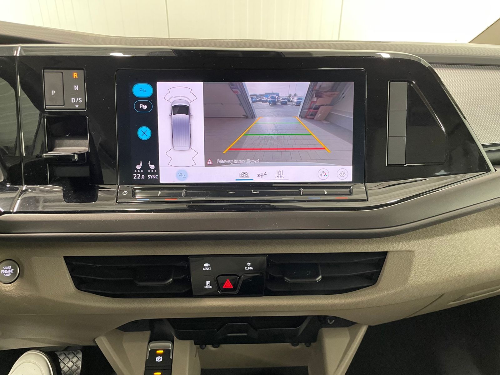 T7 Multivan 2.0 TDI DSG SHZ RFK TEMPOMAT PDC