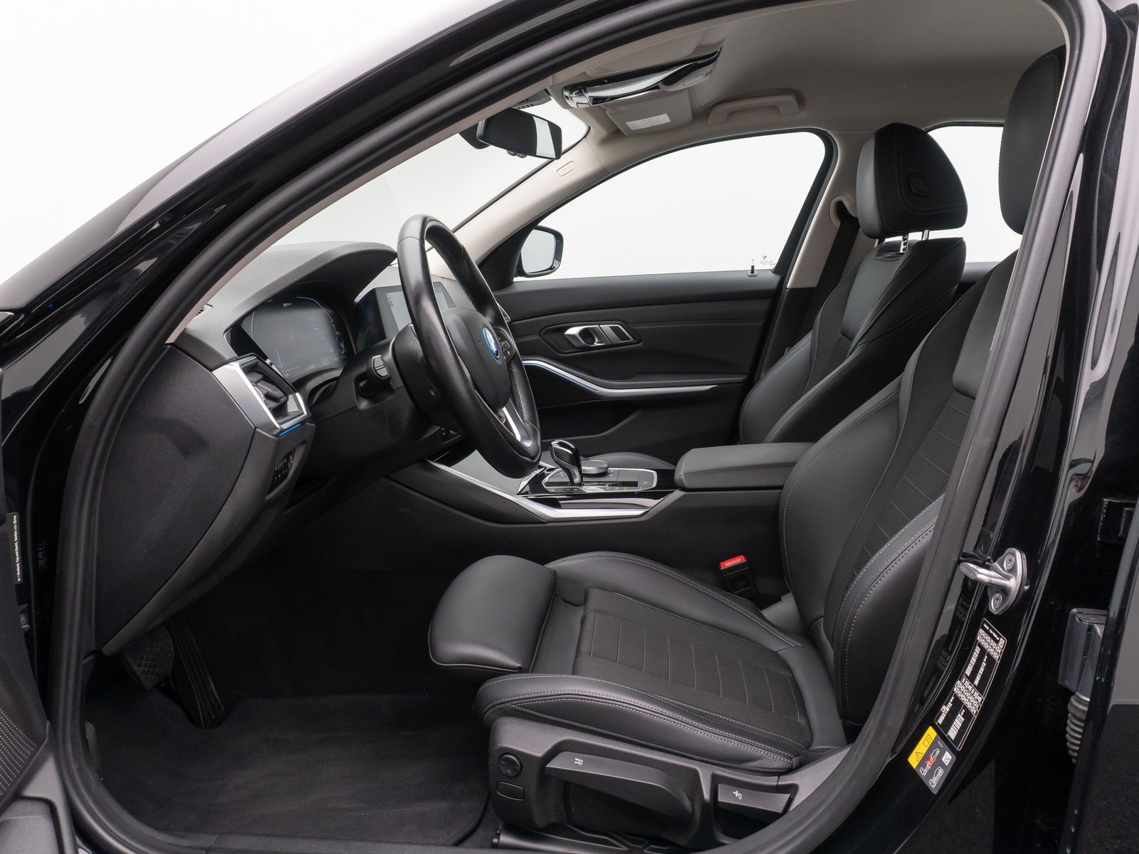 Fahrzeugabbildung BMW 320e Sport Line DAB CockPitPr Lenkrhzg AHK Alarm