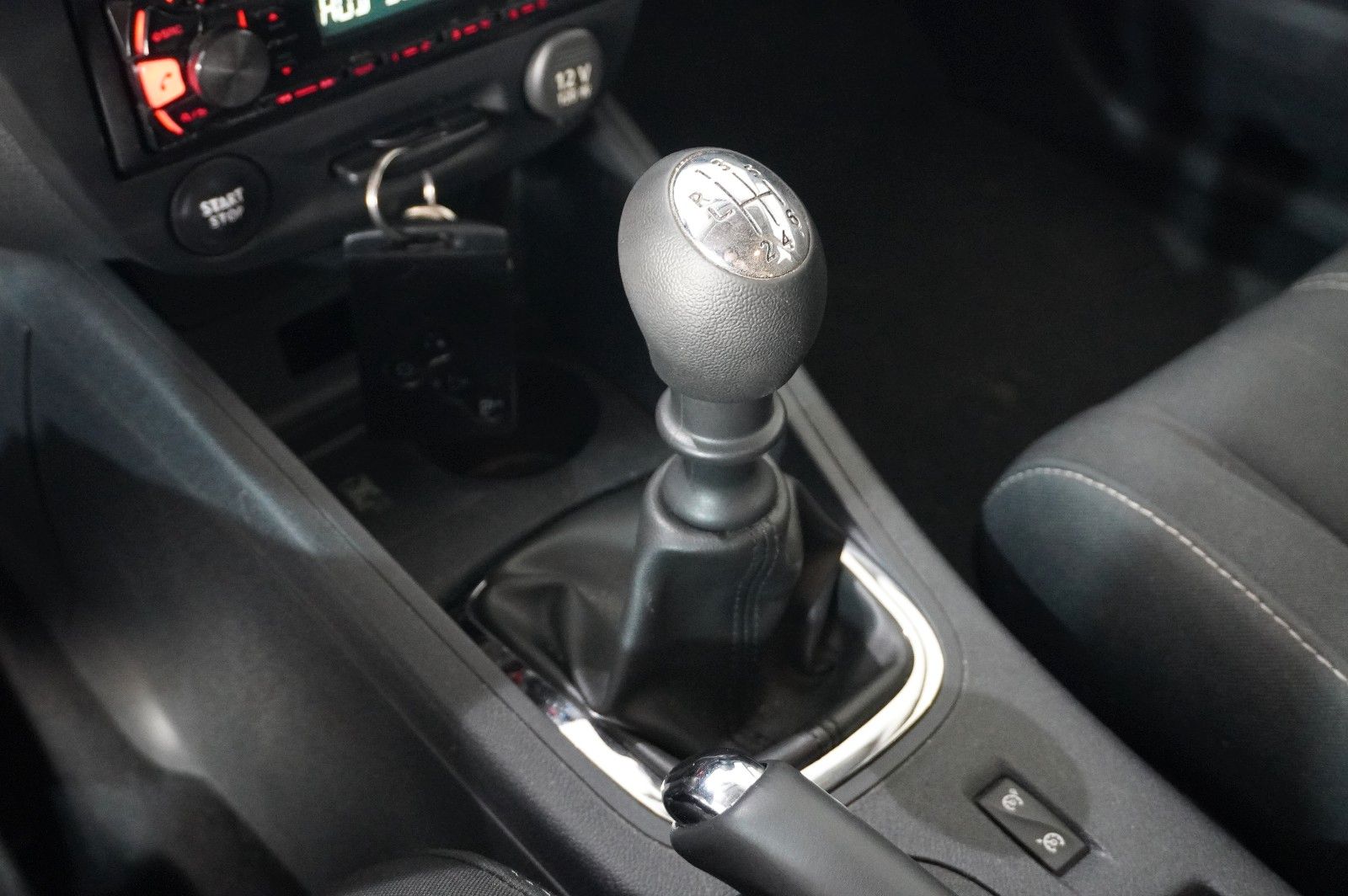 Fahrzeugabbildung Renault Megane Grandtour 1.6 AUTHEN. KLIMA/PDC/NEBEL/AHK