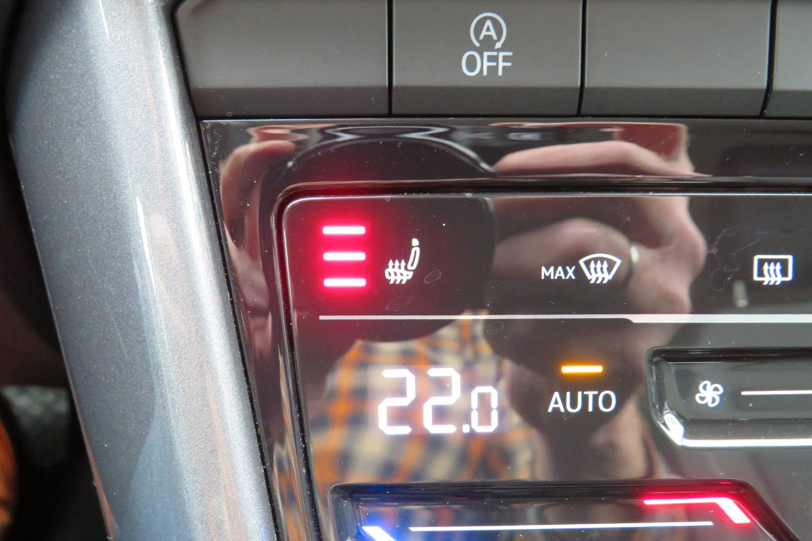 Fahrzeugabbildung Volkswagen T-Roc Style ACC APP MASSAGE SITZH. 17`KAMERA 1.H