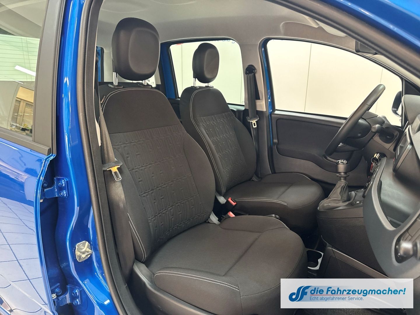 Fahrzeugabbildung Fiat Pandina Hybrid Radio BT Digitales Cockpit Spurha