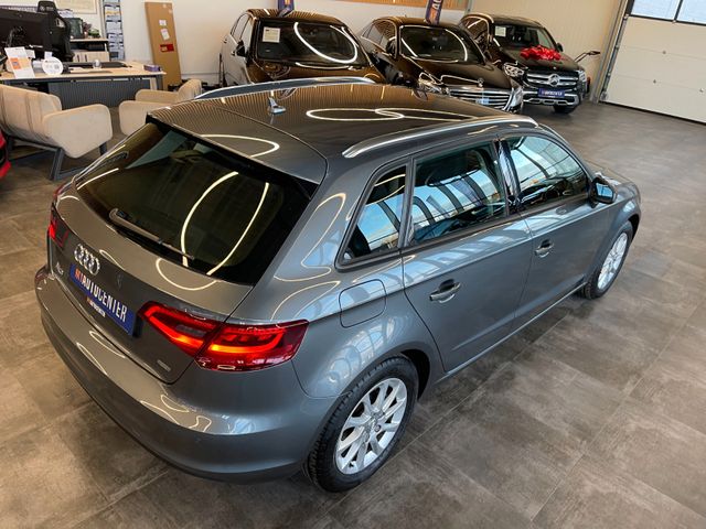 Audi A3 Sportback attraction ultra*2. Hand*Navi*Xenon