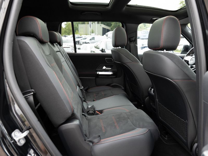 Mercedes-Benz EQB 250 AMG-Sport Pano Burm Distr Night 7Sitzer foto 5