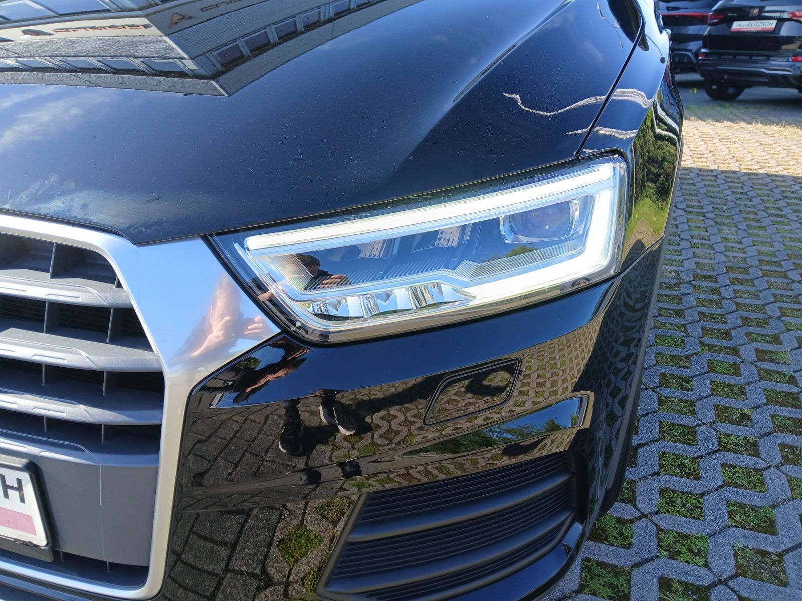 Fahrzeugabbildung Audi Q3 TFSI LED AHK SH