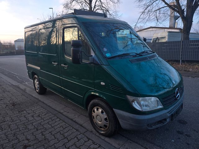 Mercedes-Benz Sprinter 211