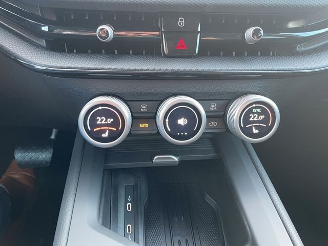 Skoda Superb Combi 2.0 TDI *AHK*DSG*LED*DAB*NAVI*KLIMA