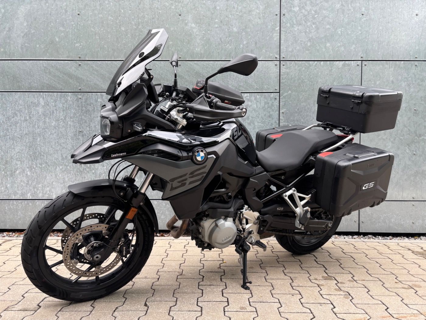 Fahrzeugabbildung BMW F 750 GS Triple Black 3 Pakete Tieferlegung Koff