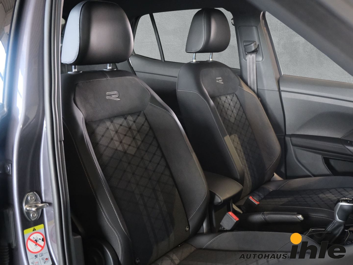 Volkswagen T-Cross R-Line 1,5 TSI DSG AHK IQ-LIGHT R-FAHRKA foto 4