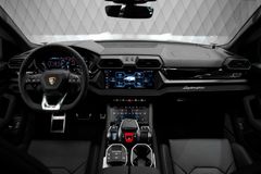 Urus 4.0 V8 PHEV SE 2025 BLACK CARBON PANO