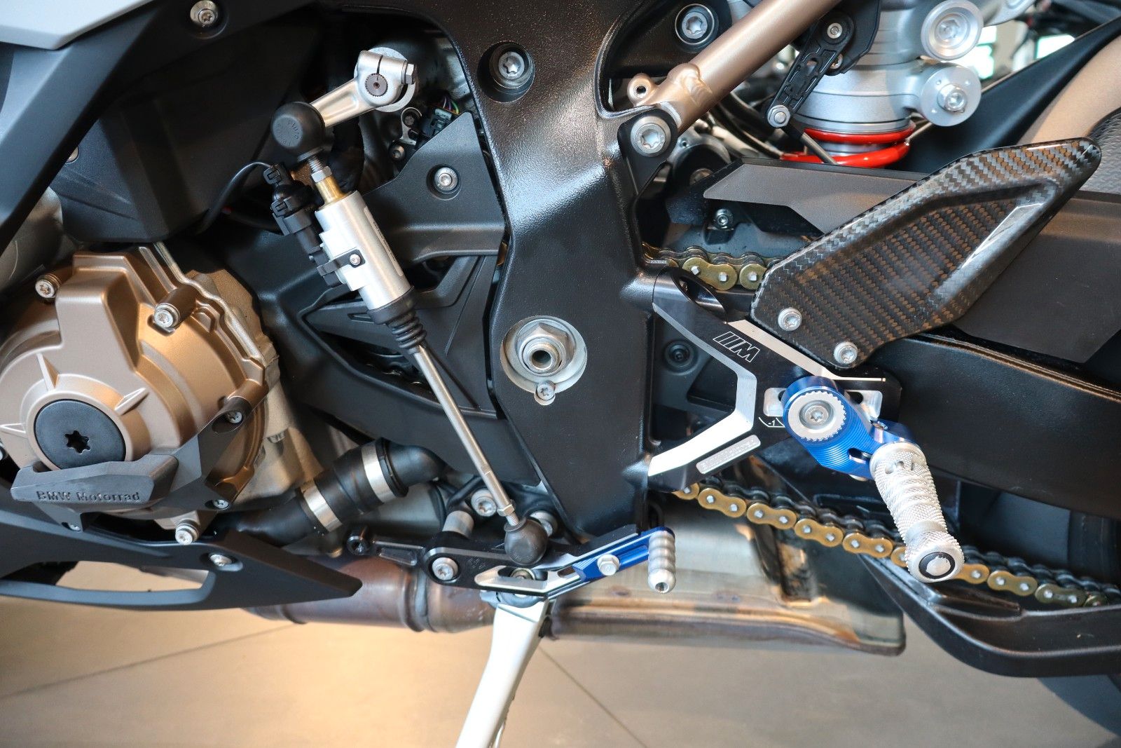 Fahrzeugabbildung BMW S1000RR mit Schmiederäder & M-Fußrastenanlage