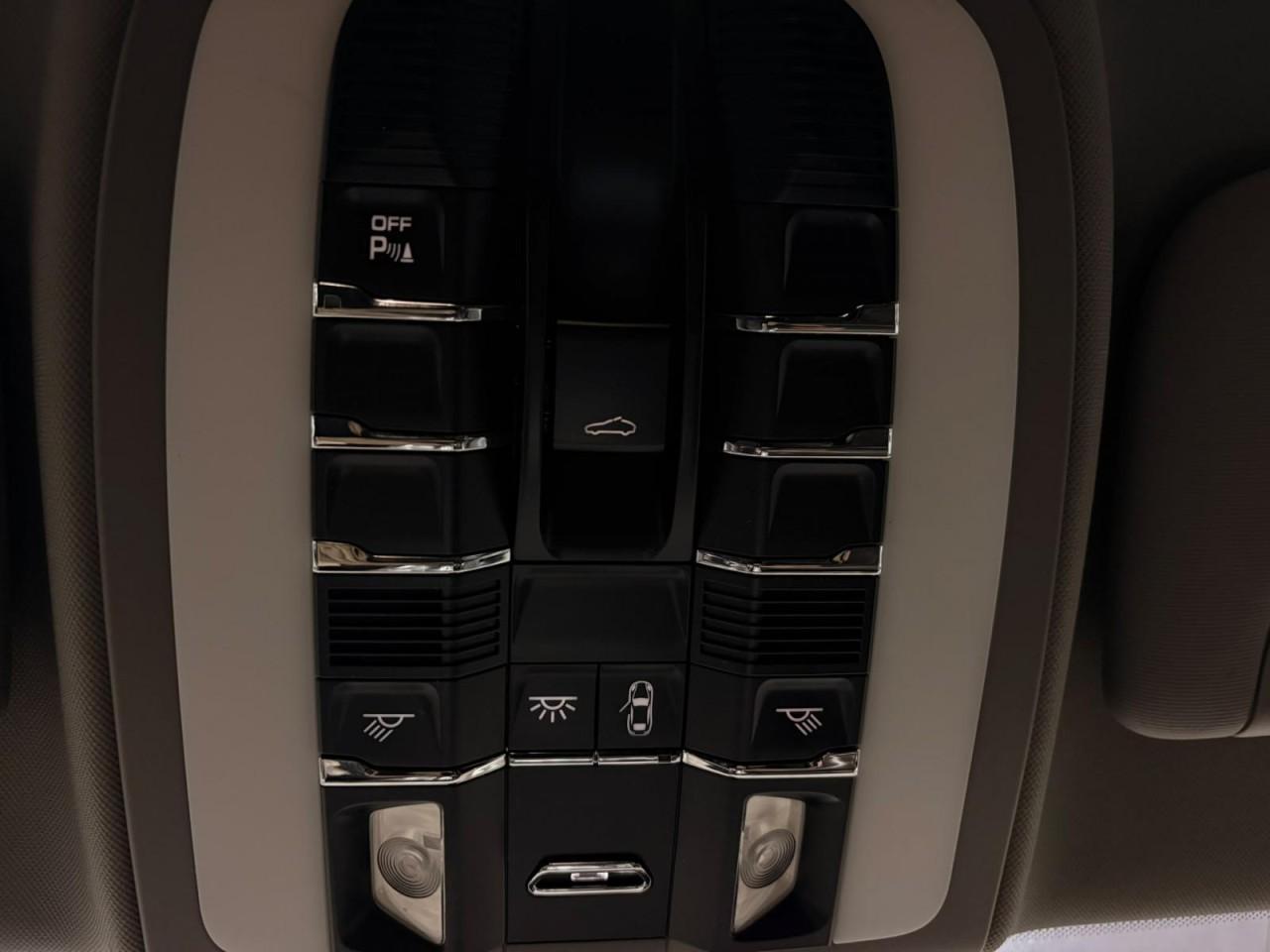 PORSCHE PANAMERA 3.6 V6 299 ch 4X4 BVA - TOIT PANORAMIQUE - SUSPENSION PNEUMATIQUE - CAMERA DE RECUL