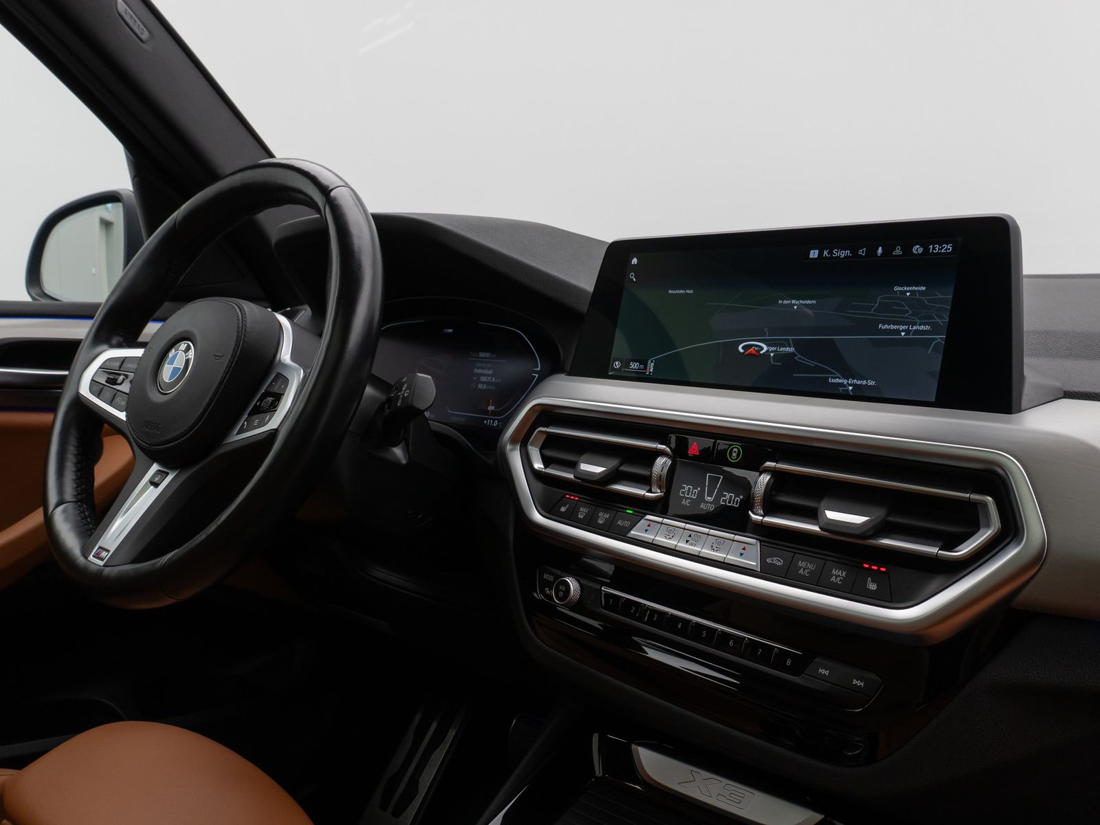 Fahrzeugabbildung BMW X3 xD30d M Sport Panoram Kamera DAB HiFi AHK 21"