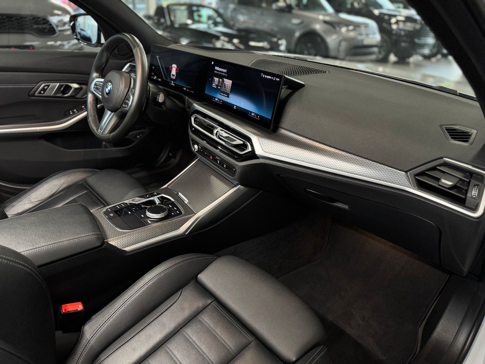 Fahrzeugabbildung BMW 320 d Touring xDrive MSport "Leder PANO Innov.P"