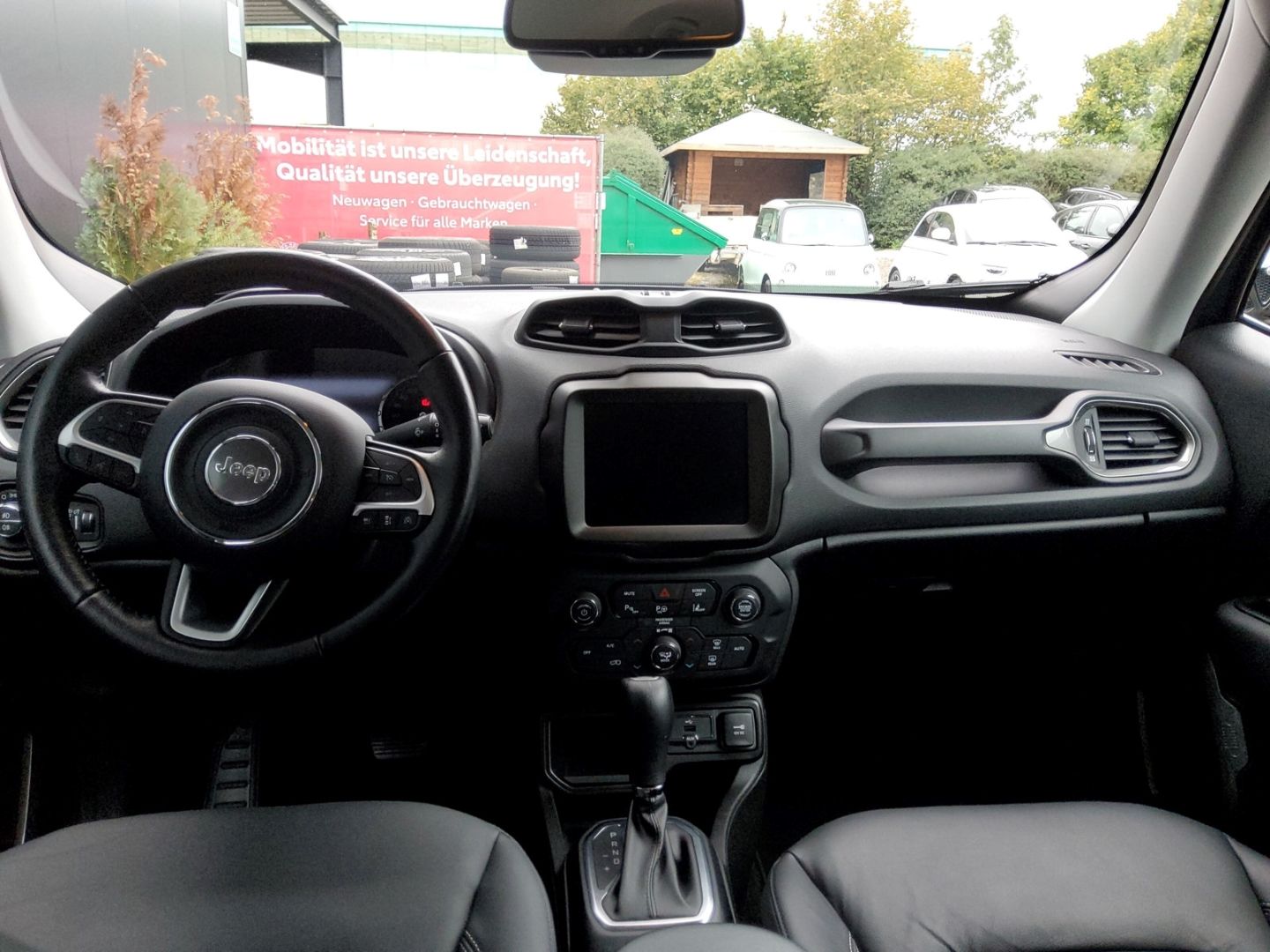 Fahrzeugabbildung Jeep Renegade S-Edition Navi Winterpaket