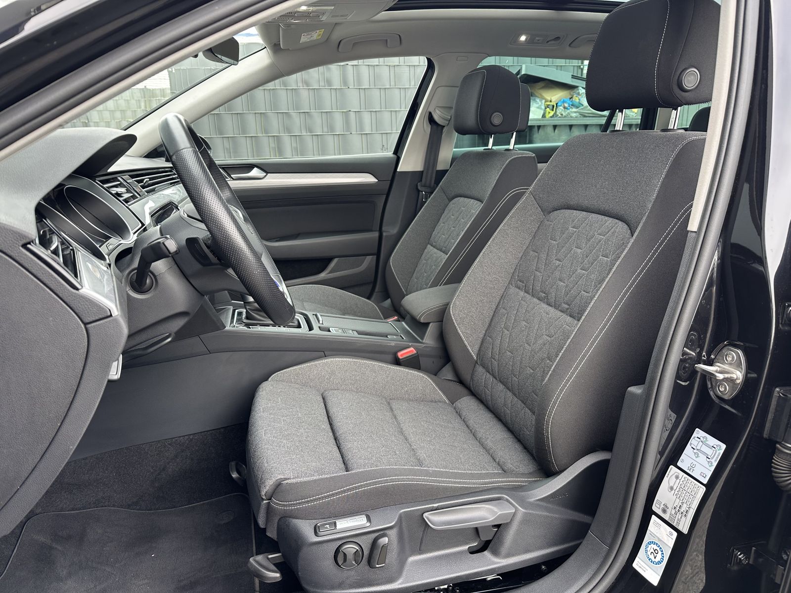 Fahrzeugabbildung Volkswagen Passat Variant GTE NAV+LED+PANORAMA+ACC+AHK+17ZO