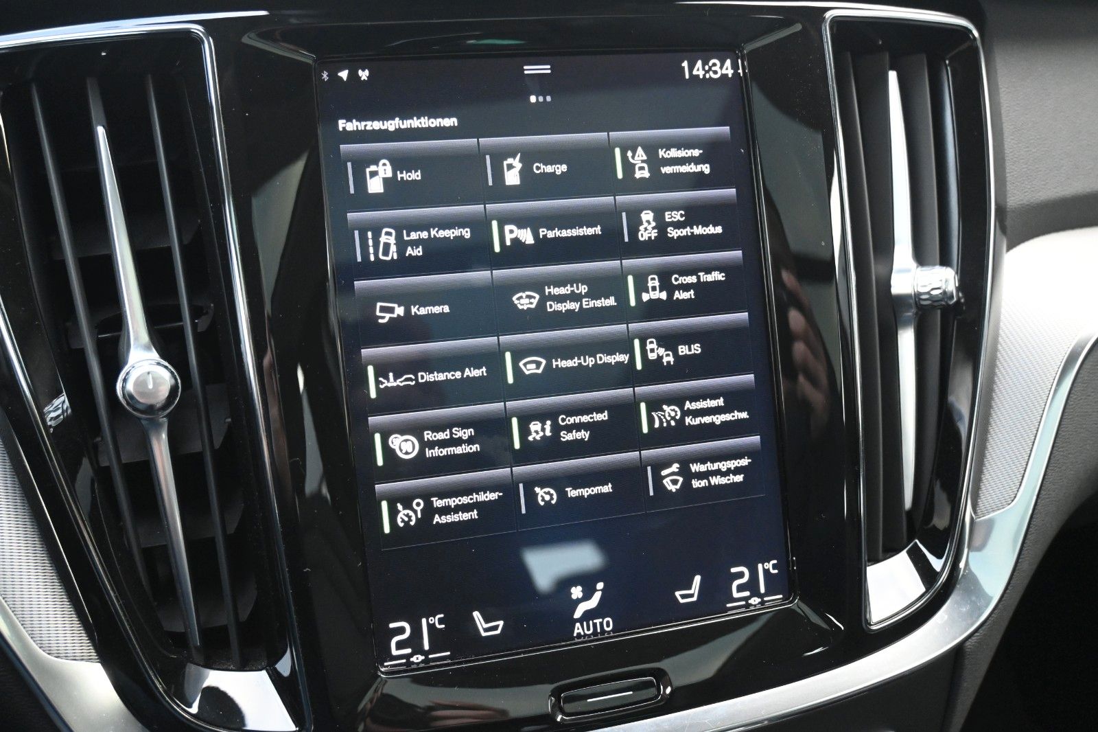 Fahrzeugabbildung Volvo V60 T8 AWD Inscription*LED*HUD*PANO*CAM*PDC*STHZ