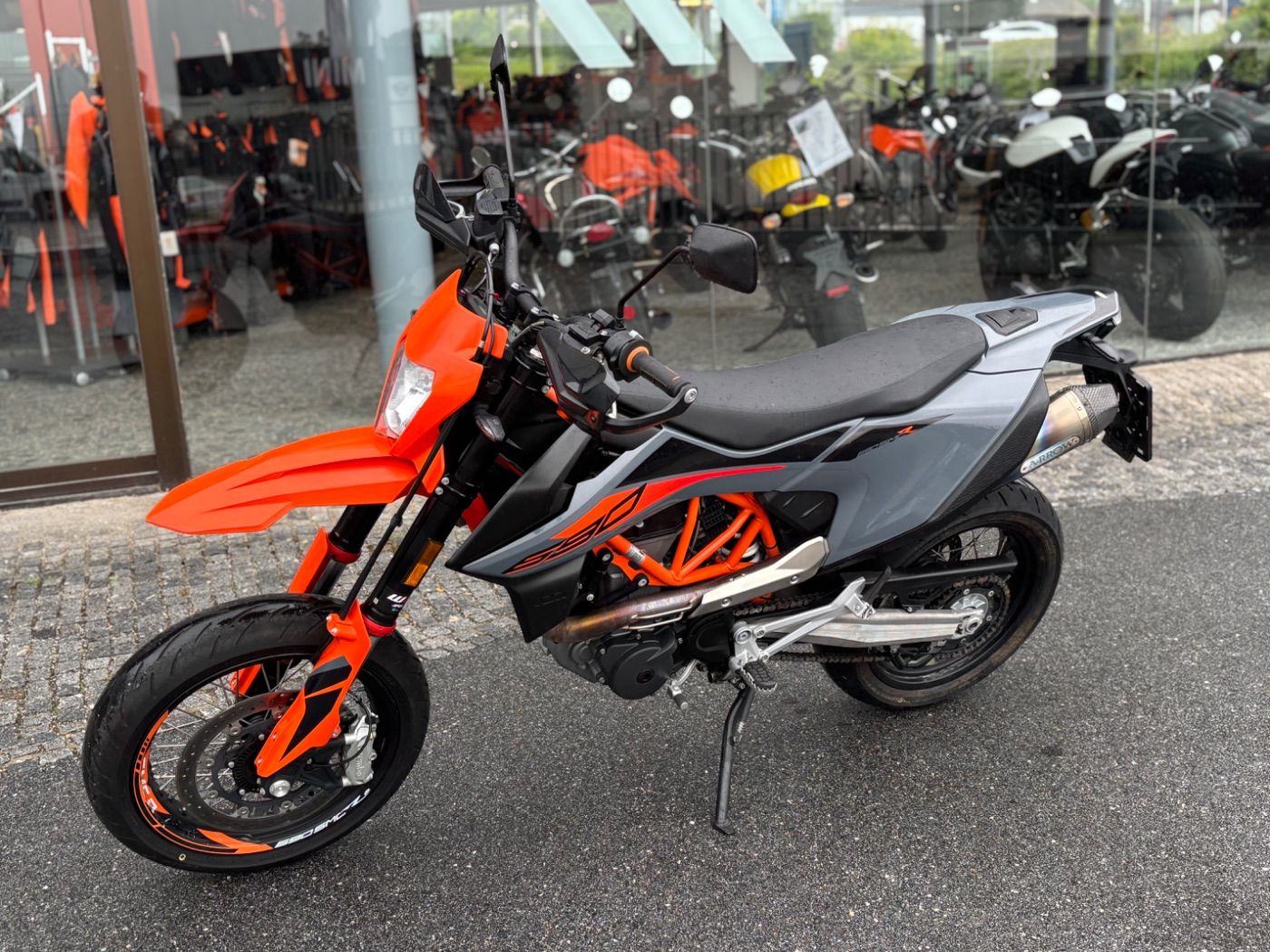 Fahrzeugabbildung KTM 690 SMC-R 2022 A2 Arrow Endschalldämpfer