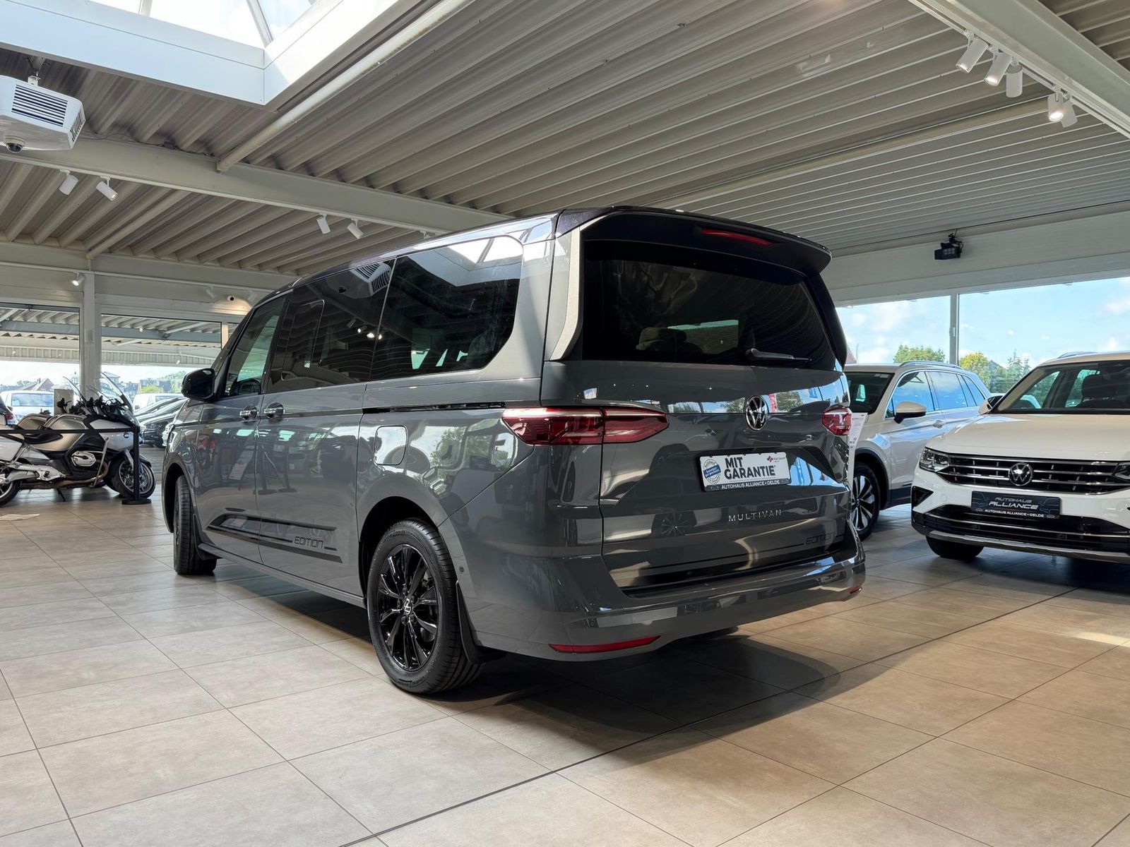 Volkswagen T7 Multivan Edition lang 7-Sitzer Matrix-LED foto 5