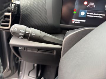 Citroën C4 Max Hybrid 145 Kam.+KeyLess+LED+Navi+SHZ+Klim