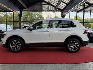 Volkswagen Tiguan - 12