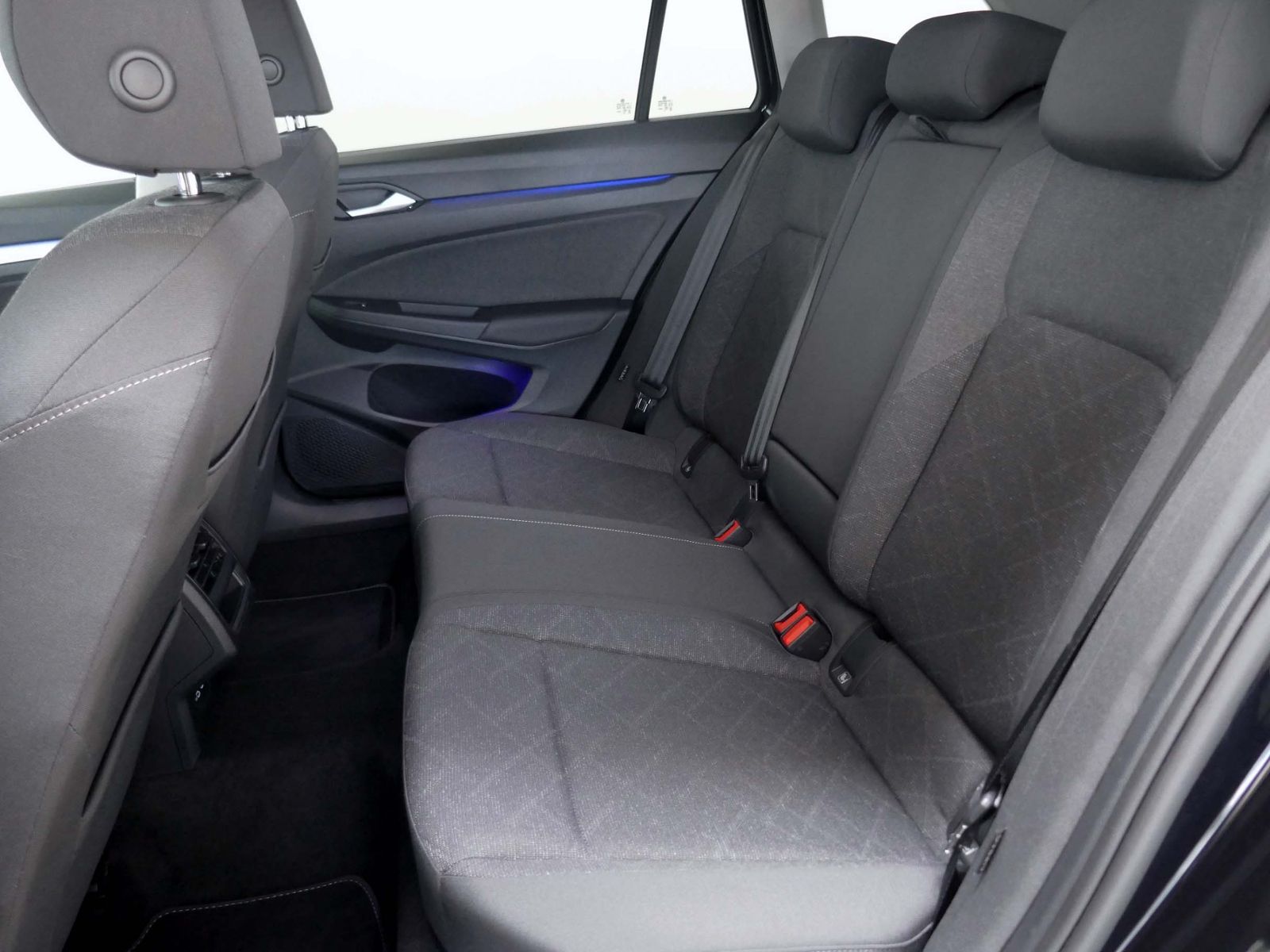 Fahrzeugabbildung Volkswagen Golf VIII Variant Life 2.0 TDI DSG | LED RFK ACC