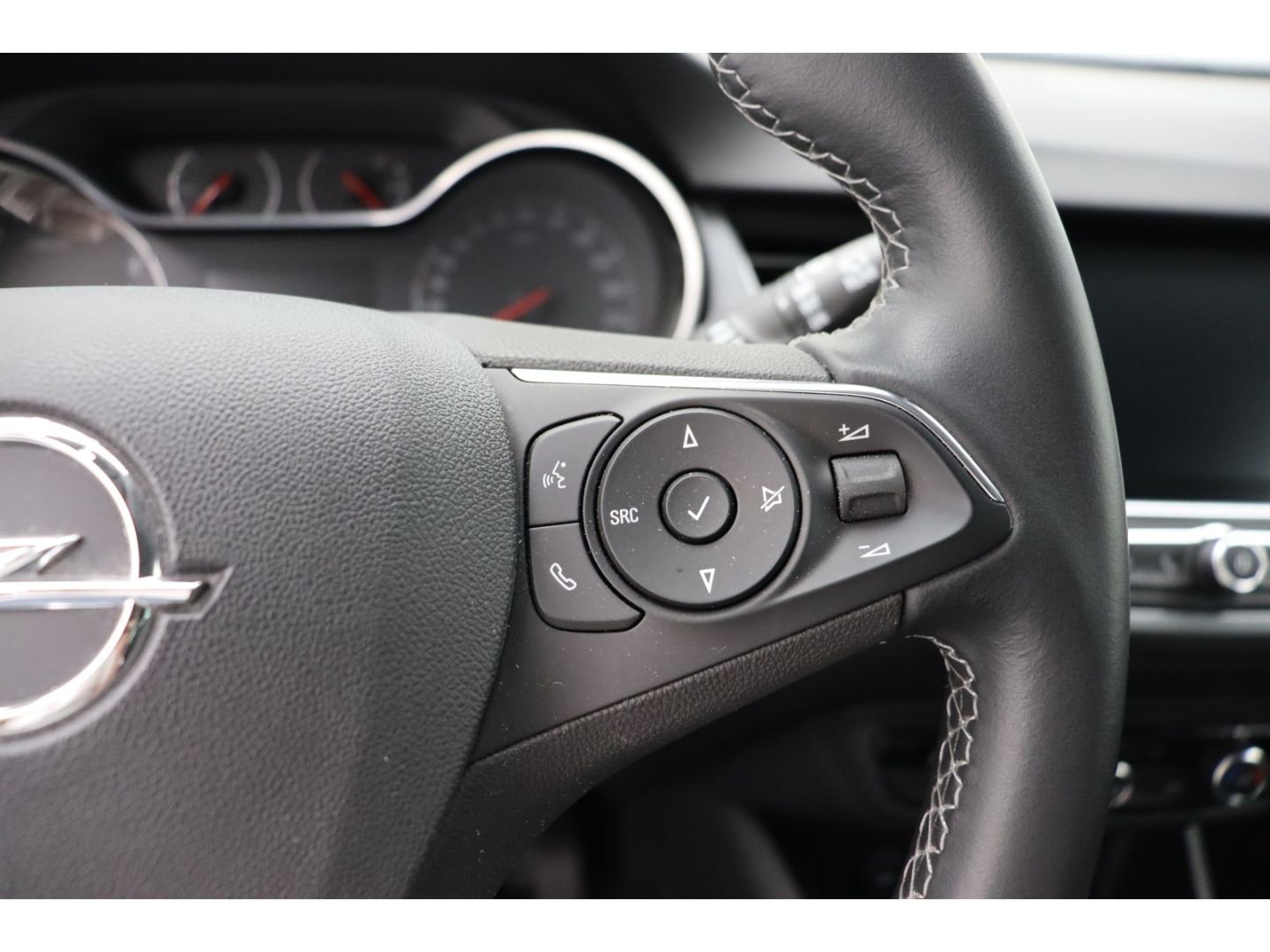 Fahrzeugabbildung Opel Crossland 1.2 Elegance Kamera AHK LED Totwinkela