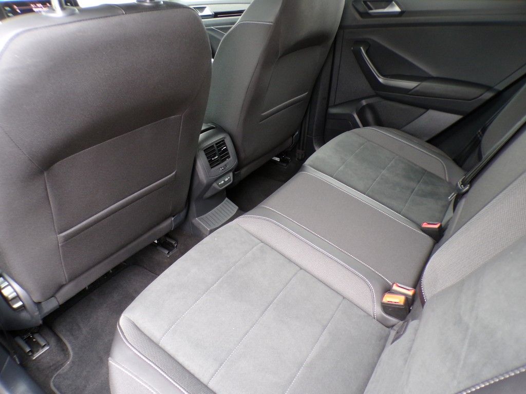 Fahrzeugabbildung Volkswagen T-Roc  2.0 TDI SCR DSG *Style*ACC*LED*Navi*Black