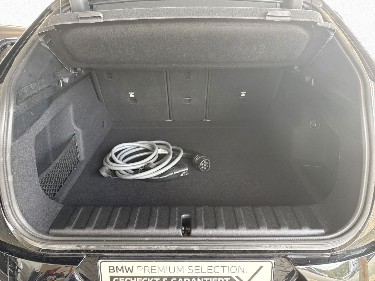 BMW iX2 - Bild 19