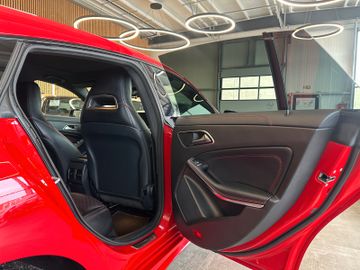 MYAUTOCENTER – Gebraucht- und Jahreswagen mit Werkstattservice in Pfaffenhofen Mercedes-Benz CLA 200 Shooting Brake AMG*Klima*AHK*Navi*PDC*BT