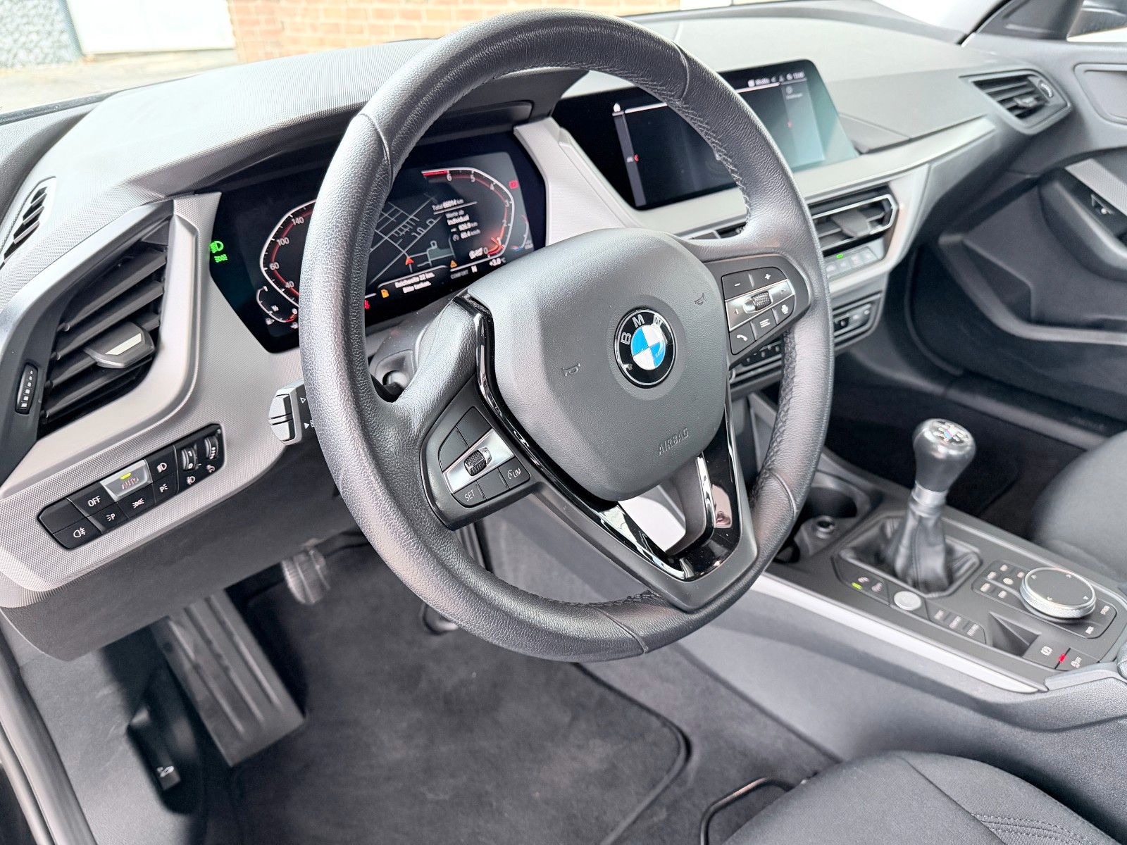 Fahrzeugabbildung BMW 116i Limousine Navi/Bluetooth/PDC/1.Hand
