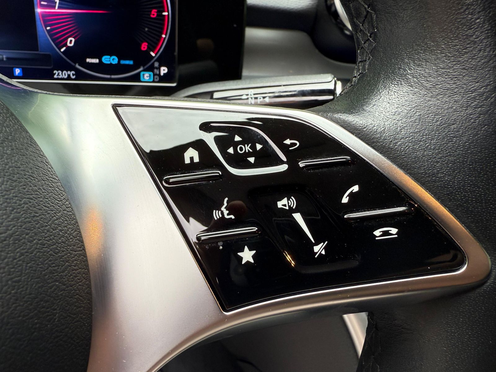 Fahrzeugabbildung Mercedes-Benz C 220 d T 9G Avantgarde LED+T-LEDER+KAM+MBUX+SHZ