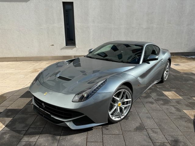 Ferrari F12 Berlinetta//LIFT//JBL//ALCANTARA//WARRANTY