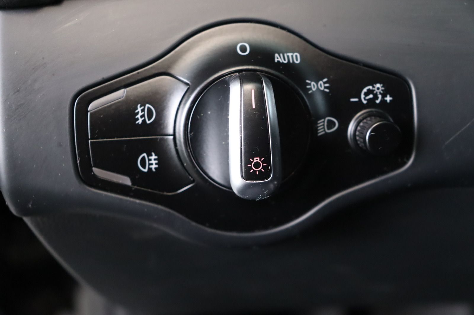 Fahrzeugabbildung Audi A4 3.0 TDI S tronic * Xenon * Navi * el. Sitze