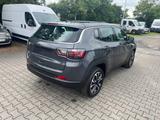 Jeep Compass ALTITUDE e-Hybrid 1.5l 130PS AT WINTER K - Jeep Compass mit Benzin-Antrieb