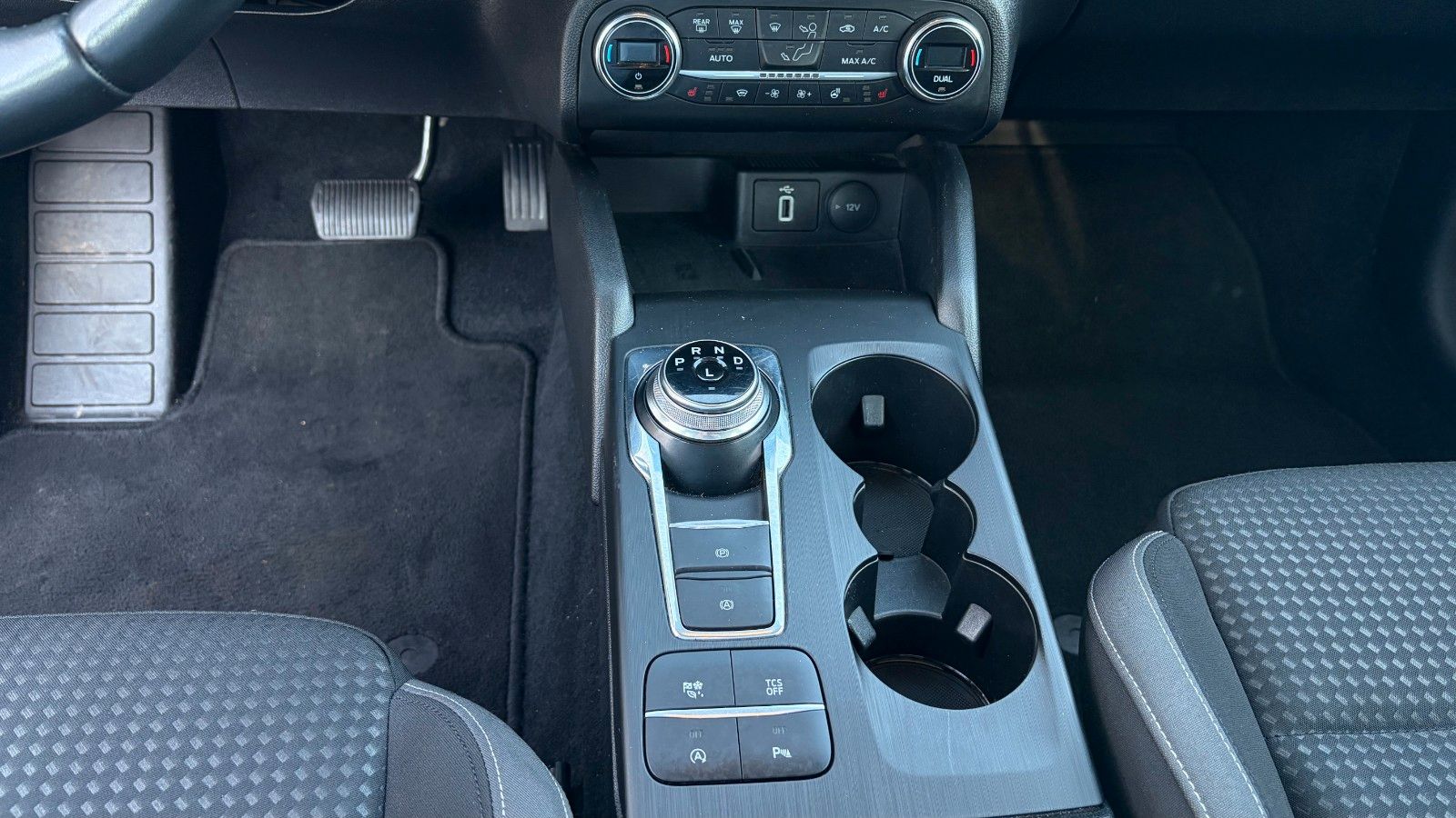 Fahrzeugabbildung Ford Focus Turnier Cool & Connect