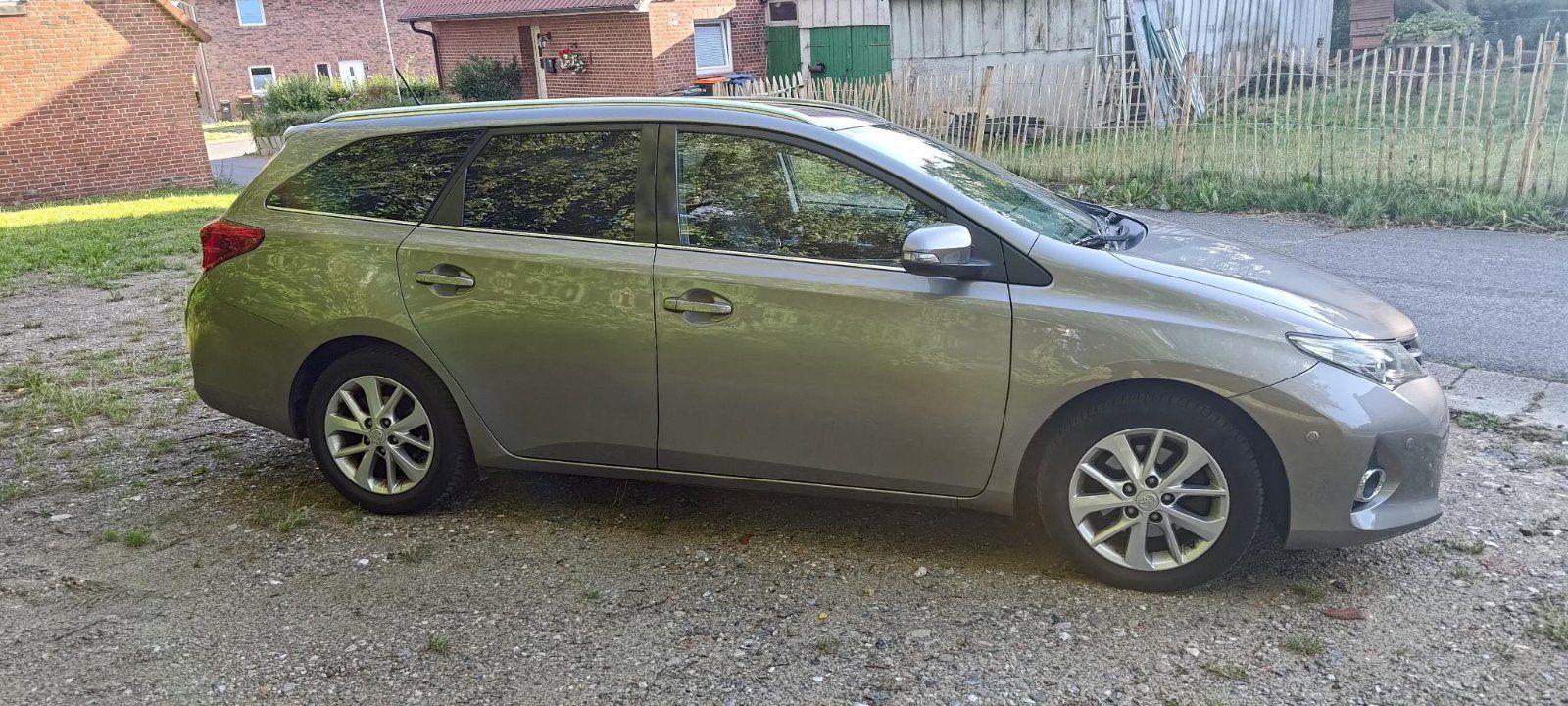 Toyota Auris 2013 — photo 5