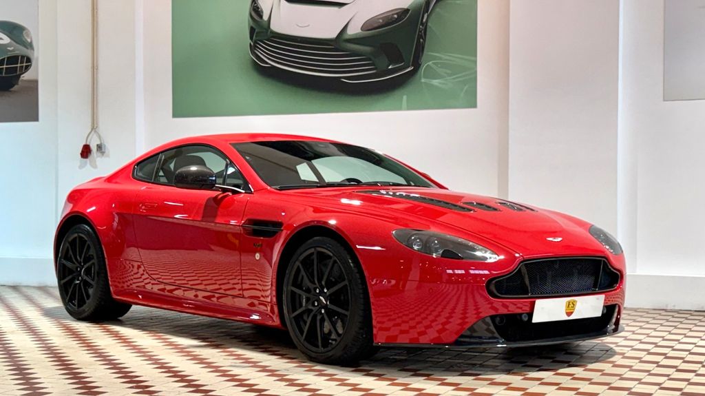 Aston Martin V12 Vantage
