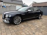 Bentley Flying Spur W12 Mulliner B&O voll voll - Bentley Flying Spur Mulliner mit Benzin-Antrieb
