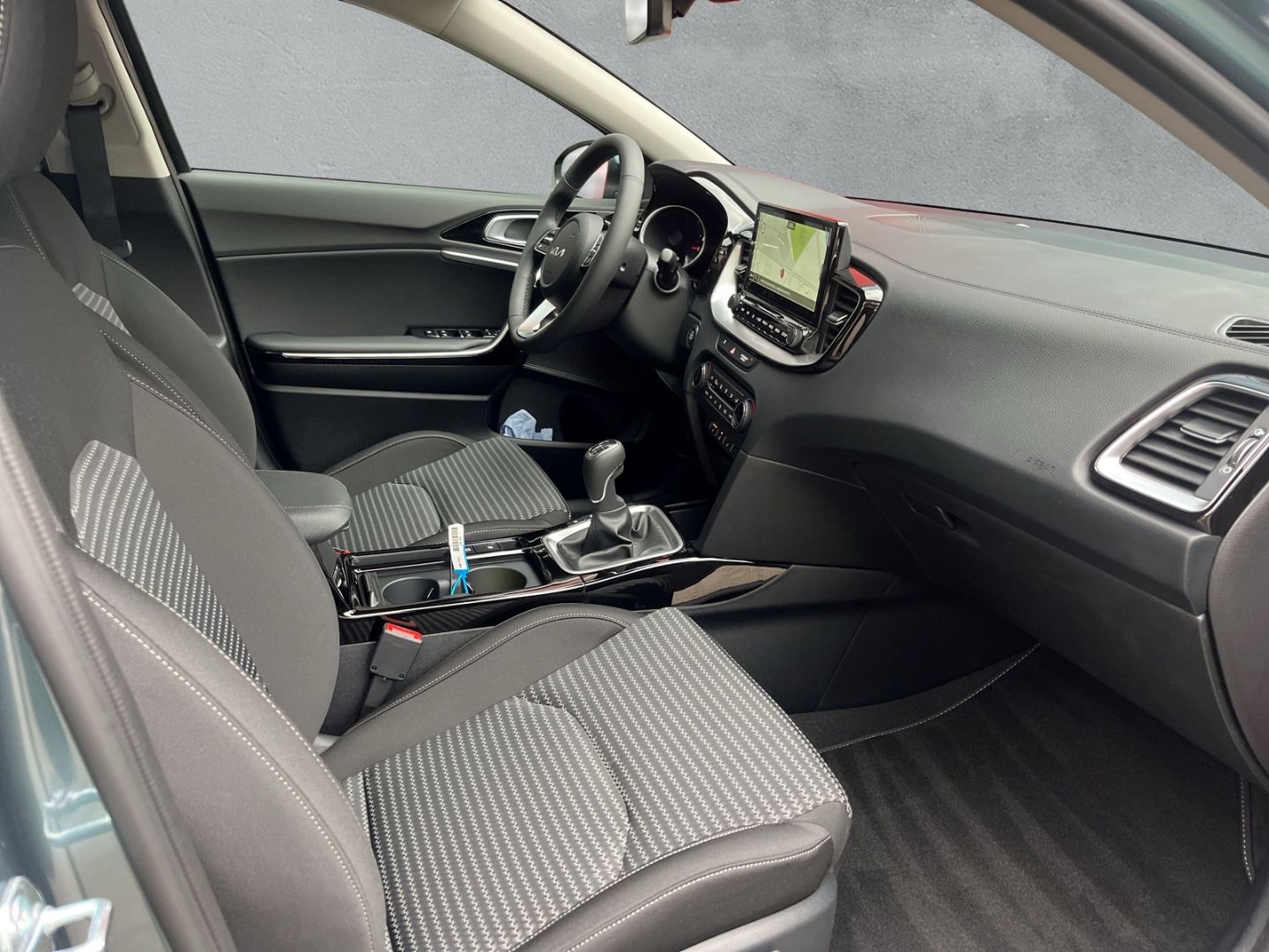 Fahrzeugabbildung Kia Ceed ULTIMATE EDITION 1.0 T-GDI  *STYLE-PAKET*