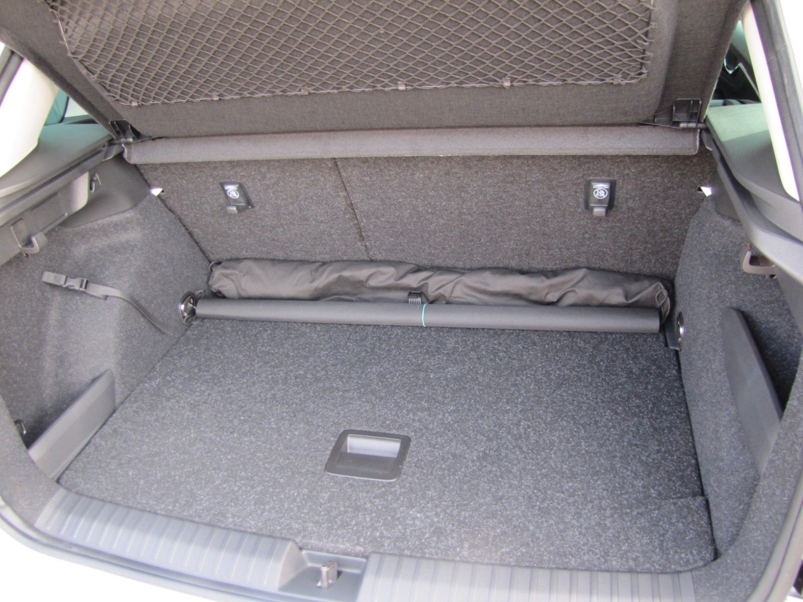 Fahrzeugabbildung SKODA Kamiq Tour 1.5l TSI 150PS LED-Schein., NAVI