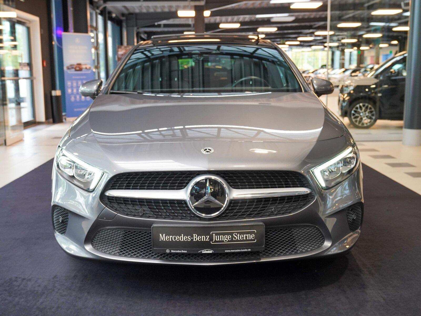 Mercedes-Benz A-Class d Progressive Standheizung DISTRONIC Pano, миниатюра 8