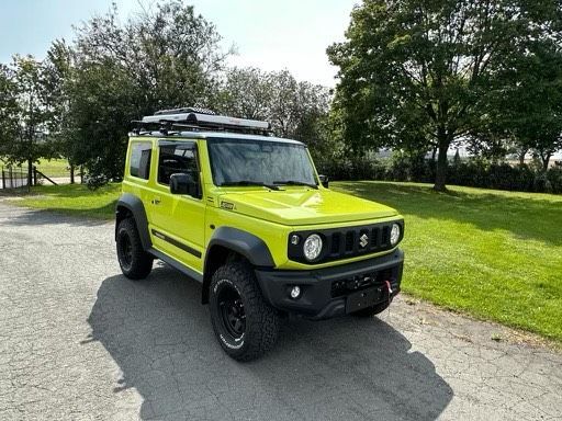 Suzuki Jimny 4 Sitzer mit vielen Specialeinbauten