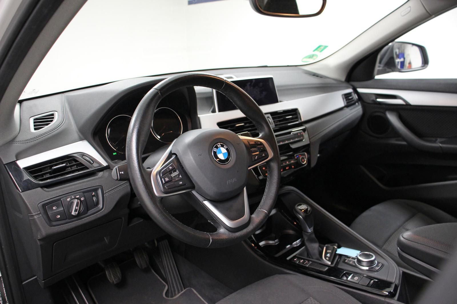 BMW X2 xDrive 18i TEMP NAVI LED SHZ S.HEFT BT 2.HD foto 10
