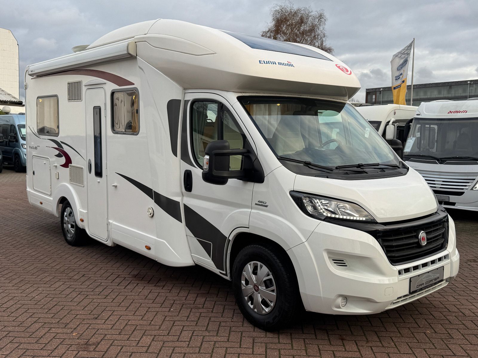 Fahrzeugabbildung Eura Mobil PROFILA RS 670 SB SAT HUBBETT LOUNGE PAKET LEDER