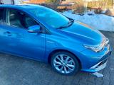 Toyota Auris Hybrid Executive 1,8-l-VVT-i Executive - Toyota Auris Gebrauchtwagen in München