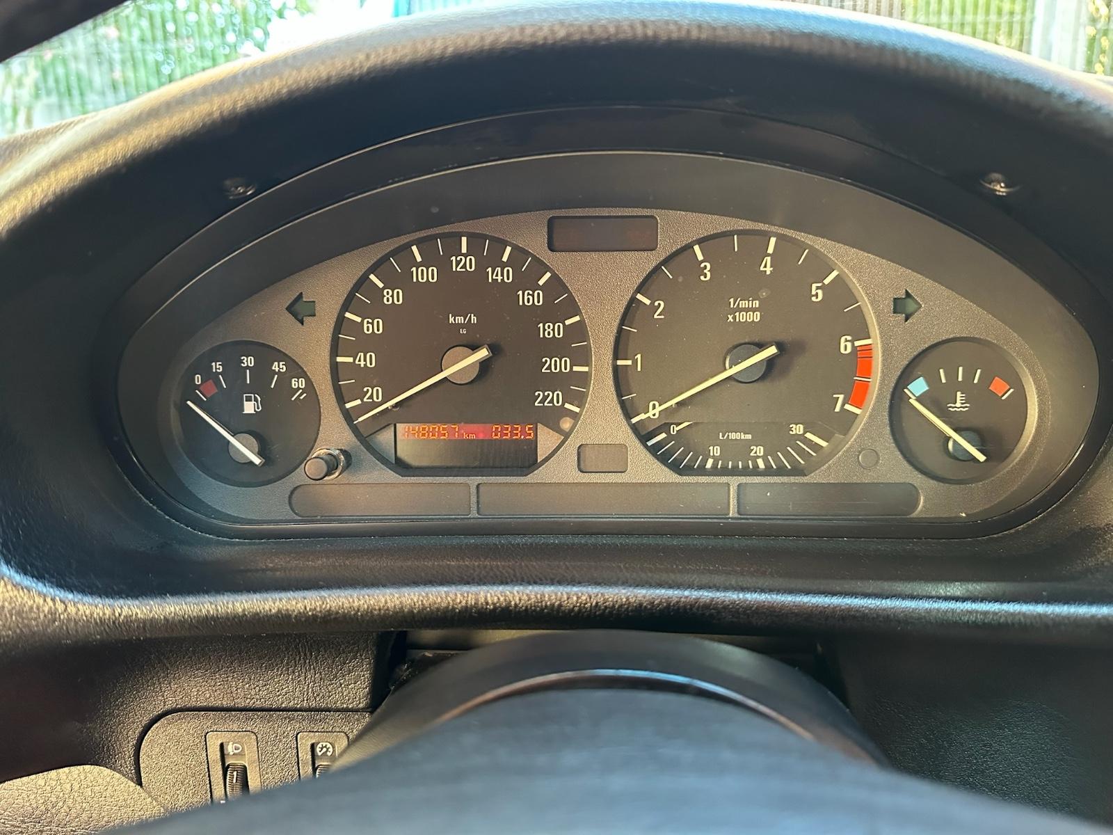 BMW 318i Cabrio H-Kennz. Hardtop Klima Leder M-Techn