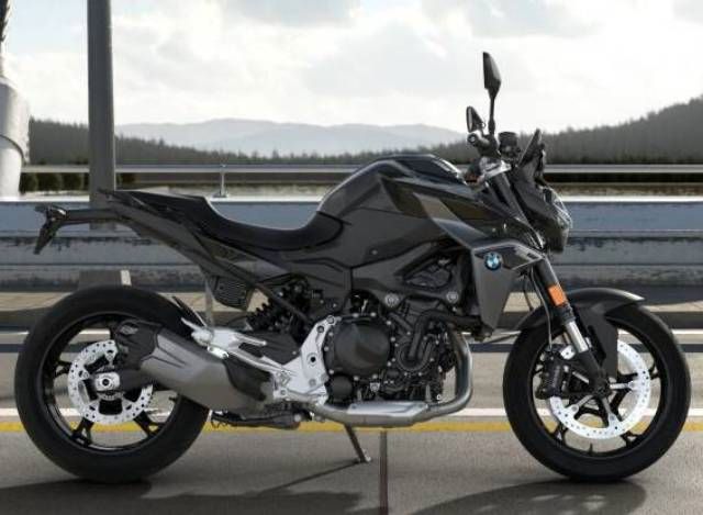 BMW F 900 R 'Triple Black' Jubiläumsangebot '50 Jahr