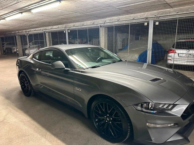 Ford Mustang GT V8 + Grail Auspuffanlage