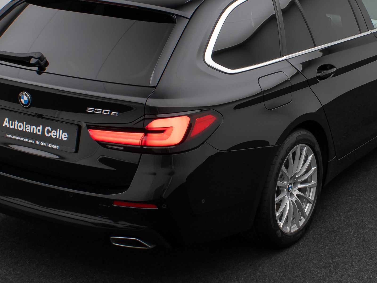 Fahrzeugabbildung BMW 530e xD Panorama 360°HUD DAB Leder Alarm 18Zoll