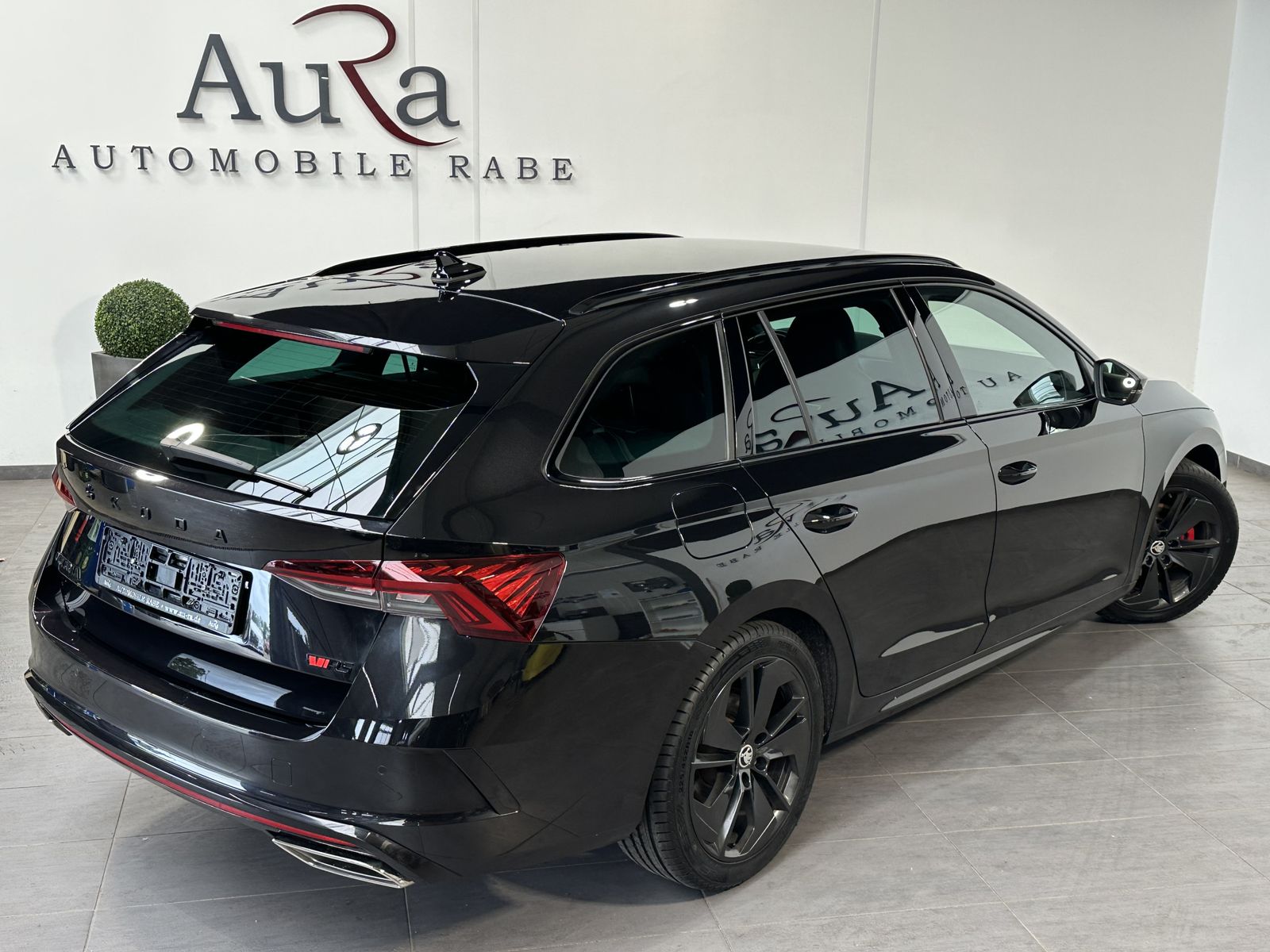 Fahrzeugabbildung SKODA Octavia Combi 2.0 TDI DSG 4x4 RS NAV+LED+ACC+AHK